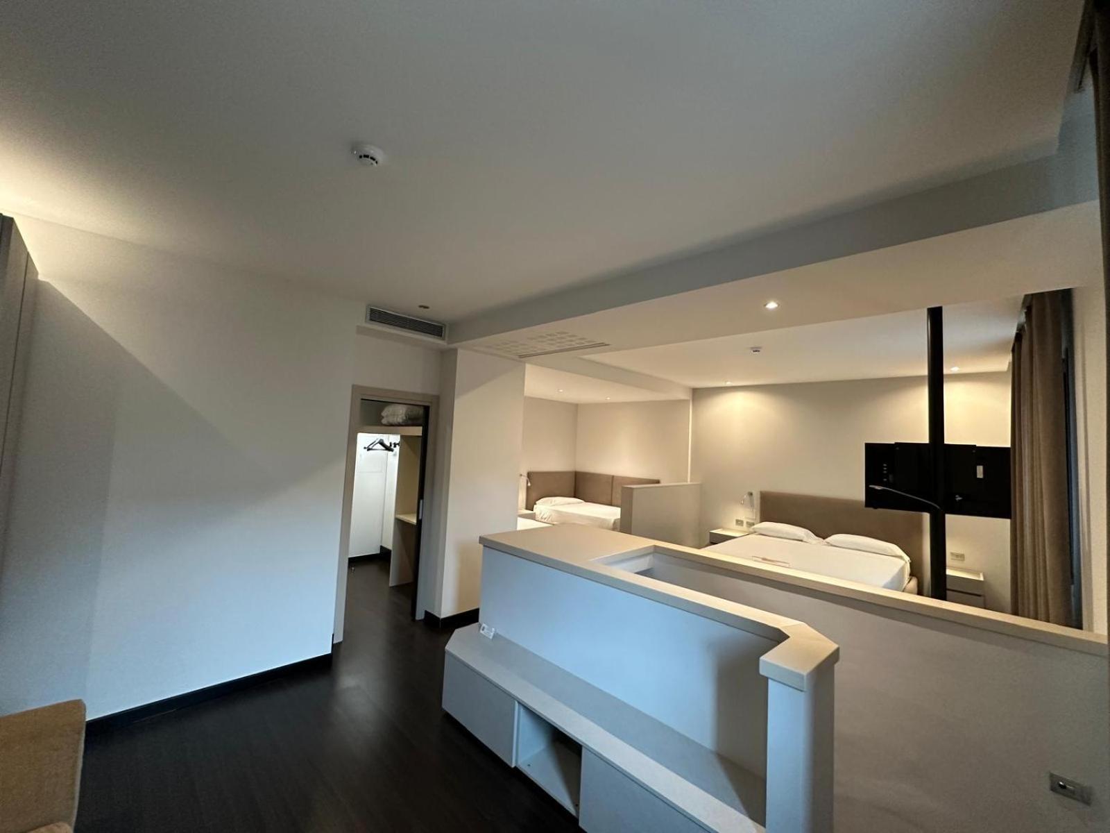 Hotel Cruise Montano Lucino Luaran gambar