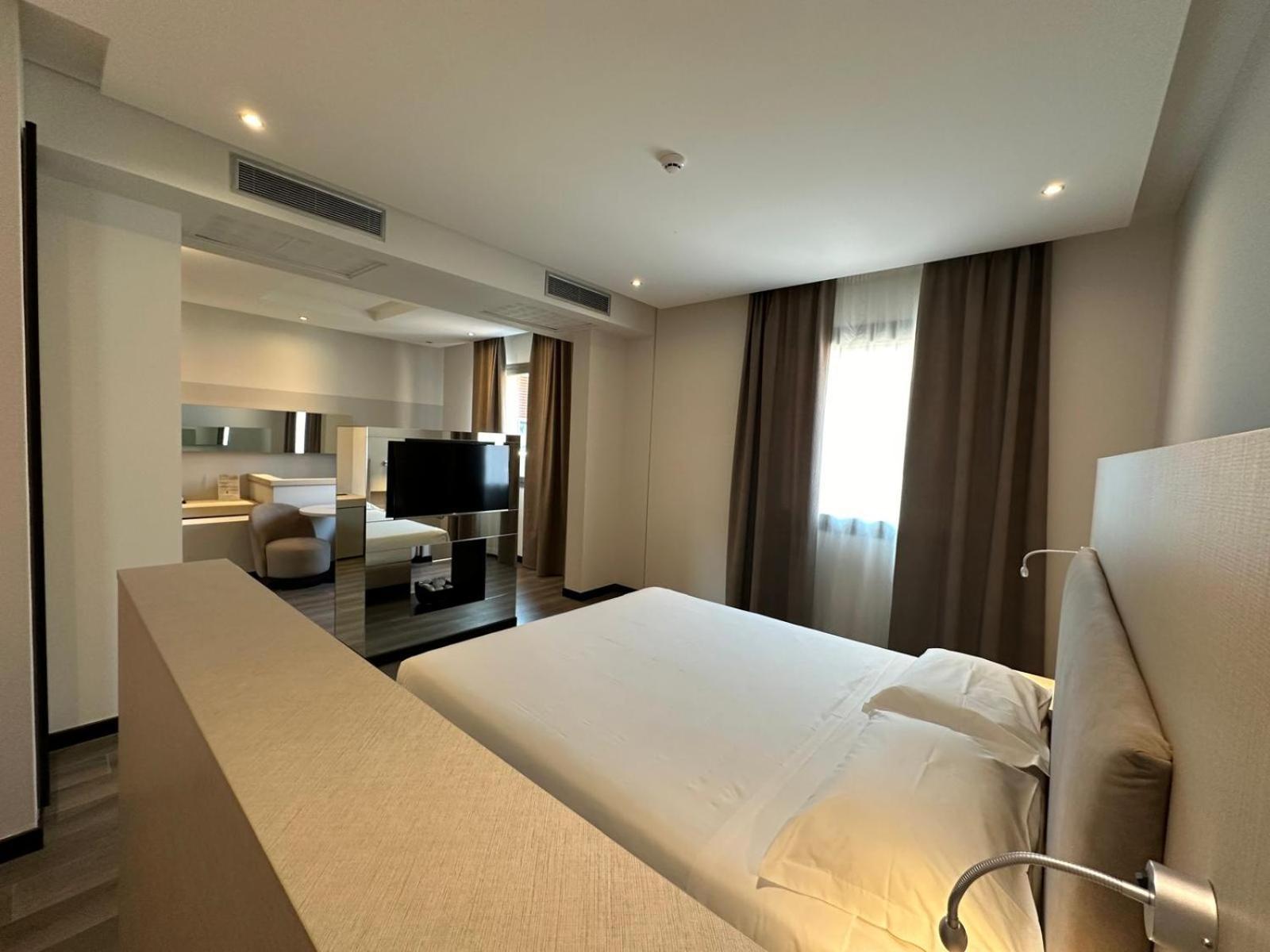 Hotel Cruise Montano Lucino Luaran gambar