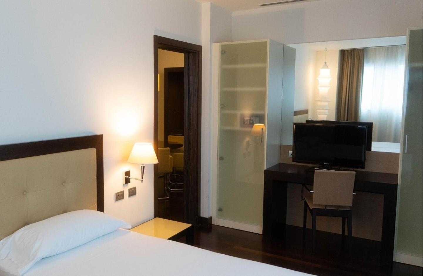 Hotel Cruise Montano Lucino Luaran gambar
